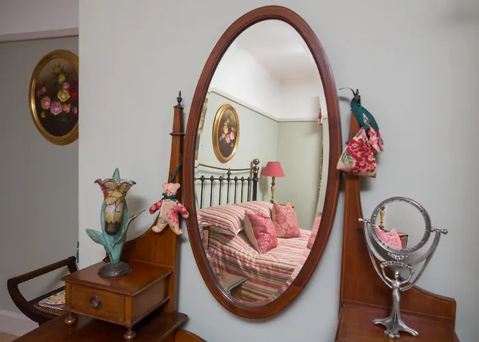 Chestnut Grove Bed And Breakfast